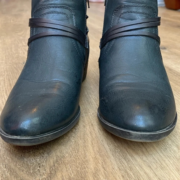 🌸 Madden Girl Almond Toe Ankle Booties size 7.5 - Picture 13 of 15